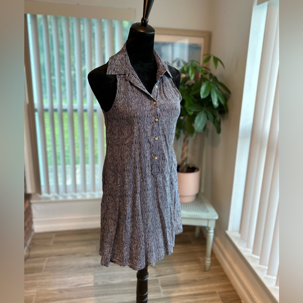 Sadie Robertson Wild Blue button up sleeveless dress